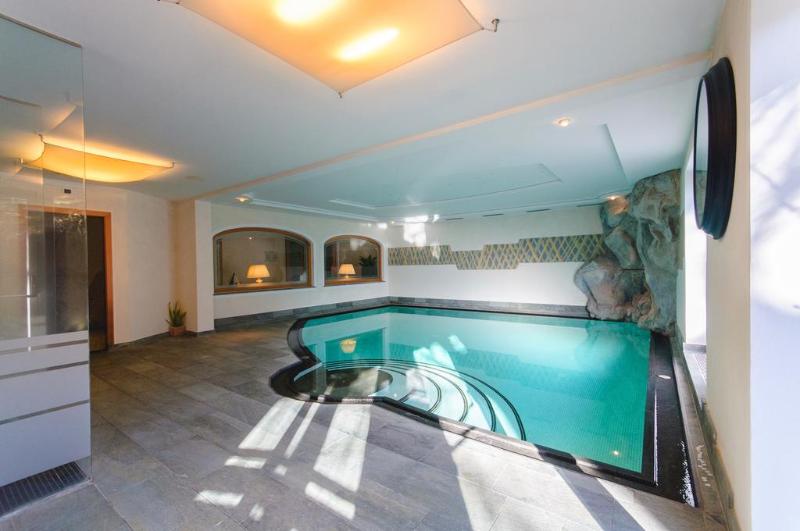 Residence Hotel Alpinum - Havuz