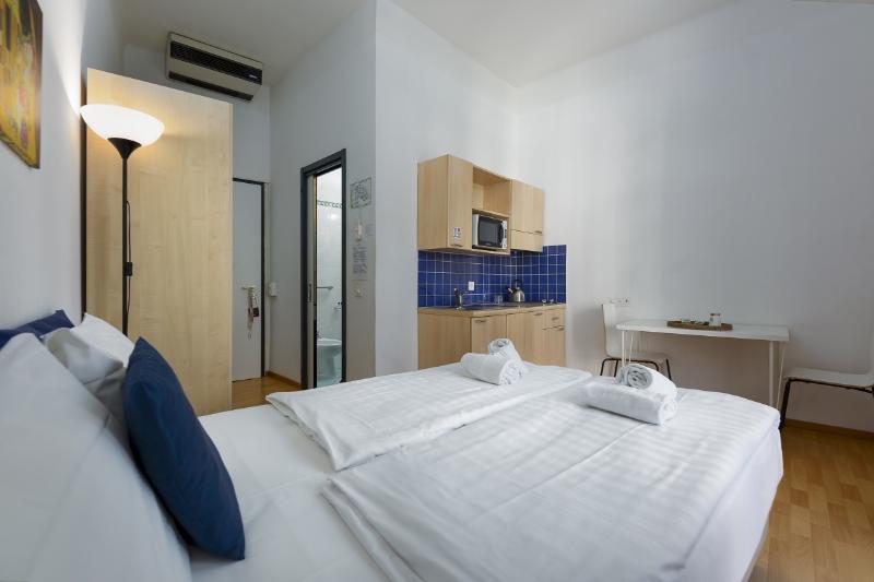 Lugano Center GuestHouse - Oda