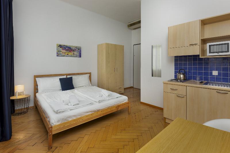 Lugano Center GuestHouse - Oda