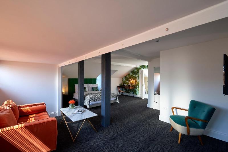 The Lodge Hotel - Oda