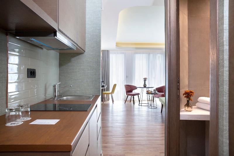 ZEUS Essence Wyndham Athens Residence - Oda
