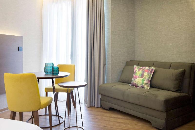 ZEUS Essence Wyndham Athens Residence - Oda