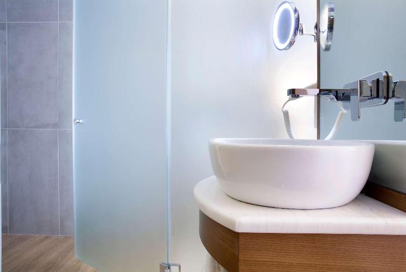 ZEUS Essence Wyndham Athens Residence - Oda