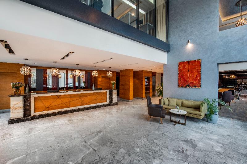 Tbilisi Saburtalo Hotel by Mercure - Lobi