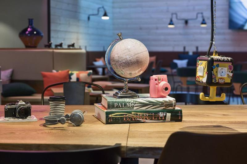 Moxy Frankfurt City Center - Lobi