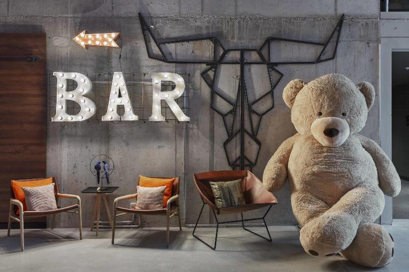 Moxy Frankfurt City Center - Lobi