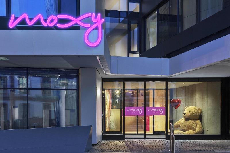 Moxy Frankfurt City Center - Genel