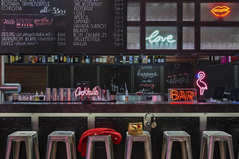 Moxy Frankfurt City Center - Restoran