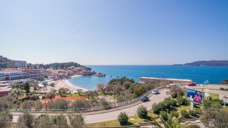 Raymond Apartments - Genel
