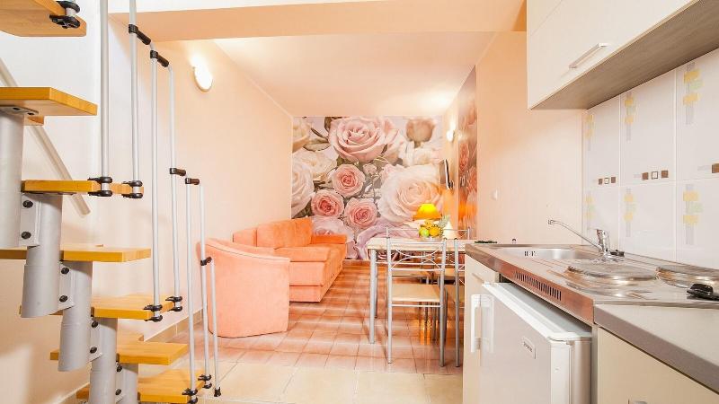 Raymond Apartments - Oda