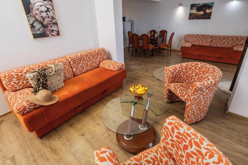 Raymond Apartments - Oda