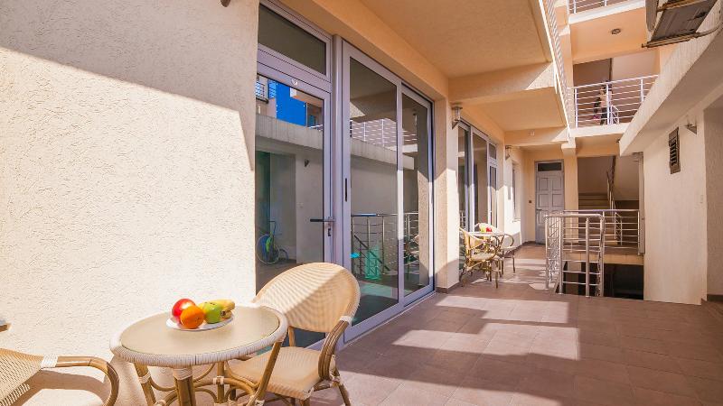 Raymond Apartments - Oda