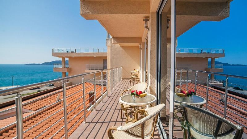 Raymond Apartments - Oda