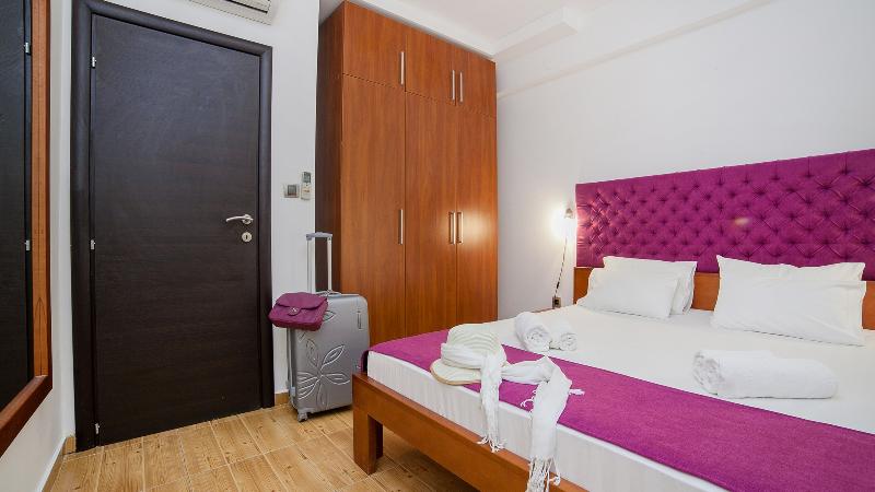 Raymond Apartments - Oda