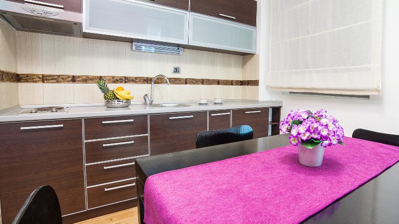 Raymond Apartments - Oda