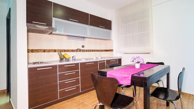 Raymond Apartments - Oda