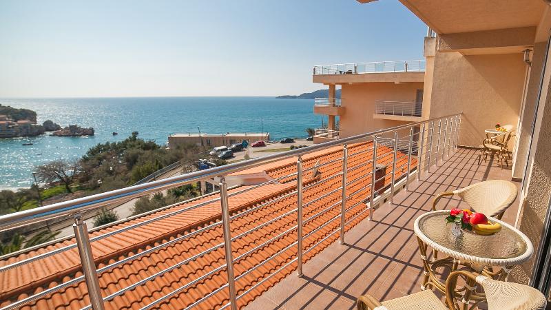 Raymond Apartments - Oda