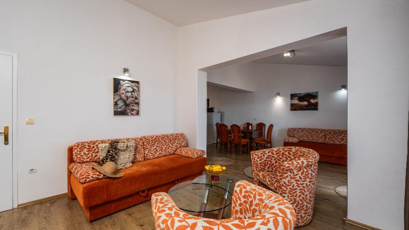Raymond Apartments - Oda