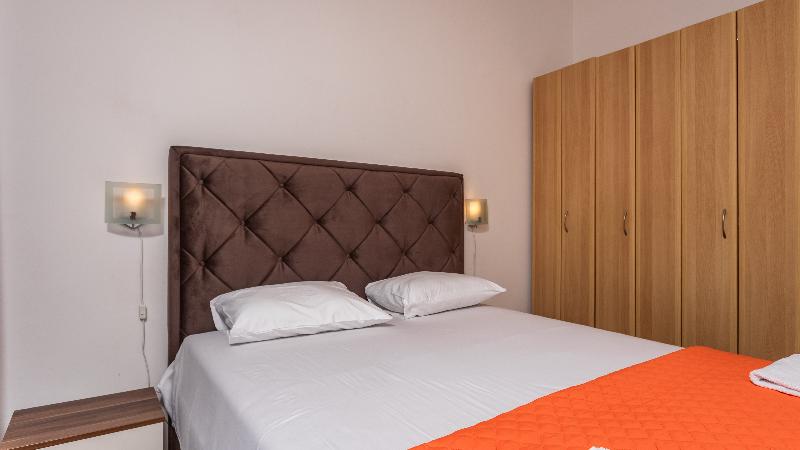 Raymond Apartments - Oda