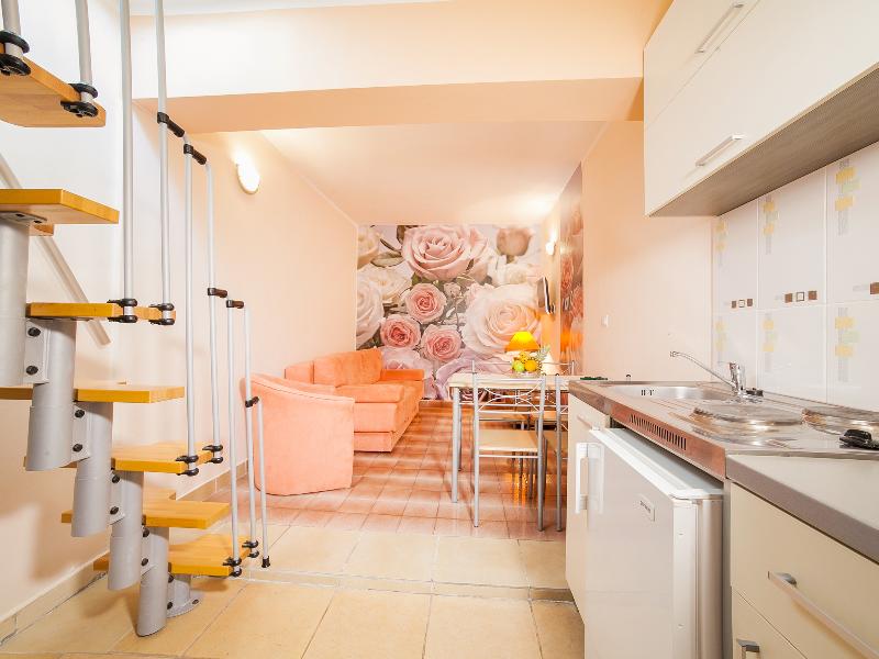 Raymond Apartments - Oda