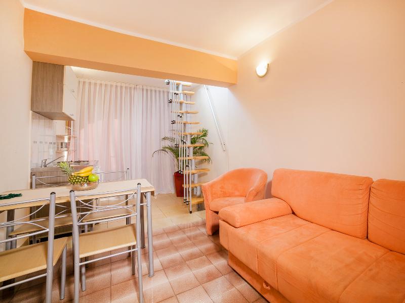 Raymond Apartments - Oda