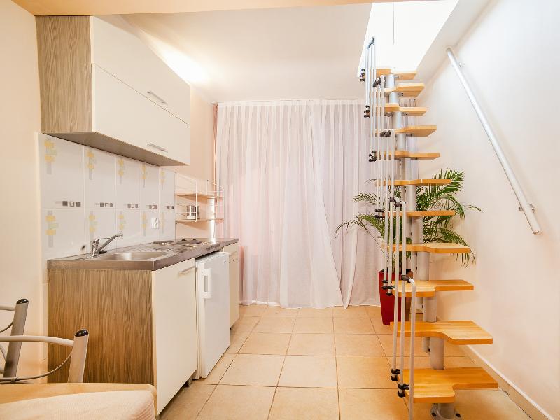 Raymond Apartments - Oda