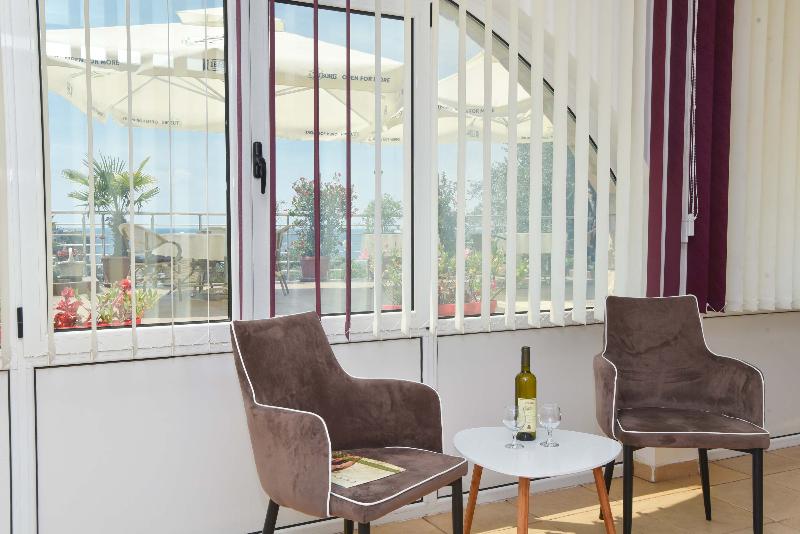 Raymond Apartments - Oda