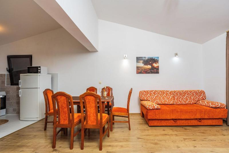 Raymond Apartments - Oda
