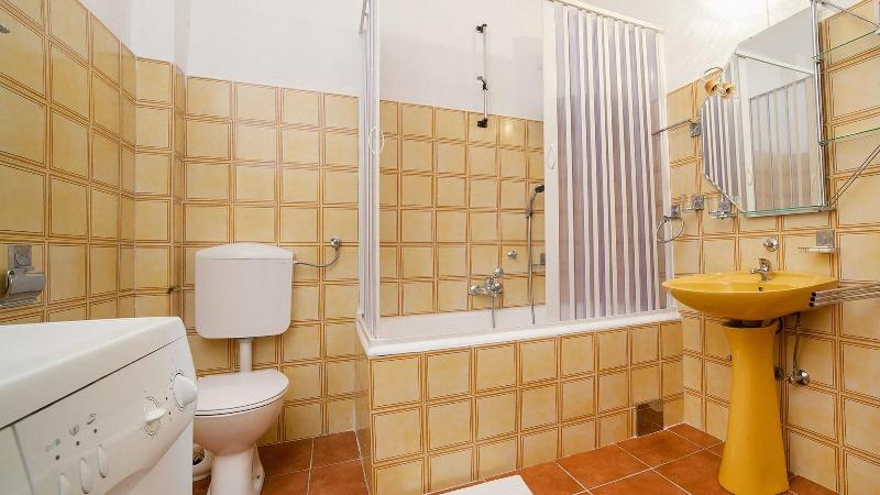 Raymond Apartments - Oda