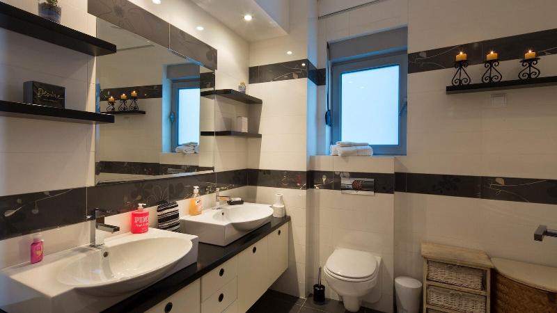 Raymond Apartments - Oda