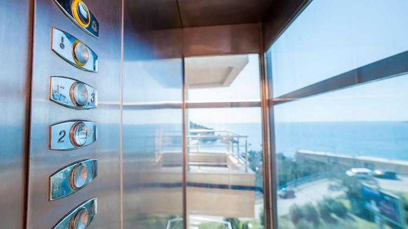 Raymond Apartments - Oda