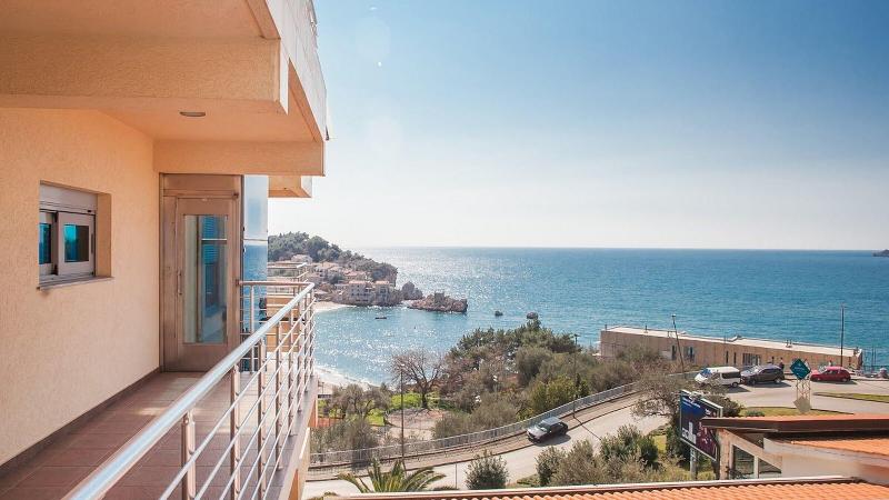 Raymond Apartments - Oda
