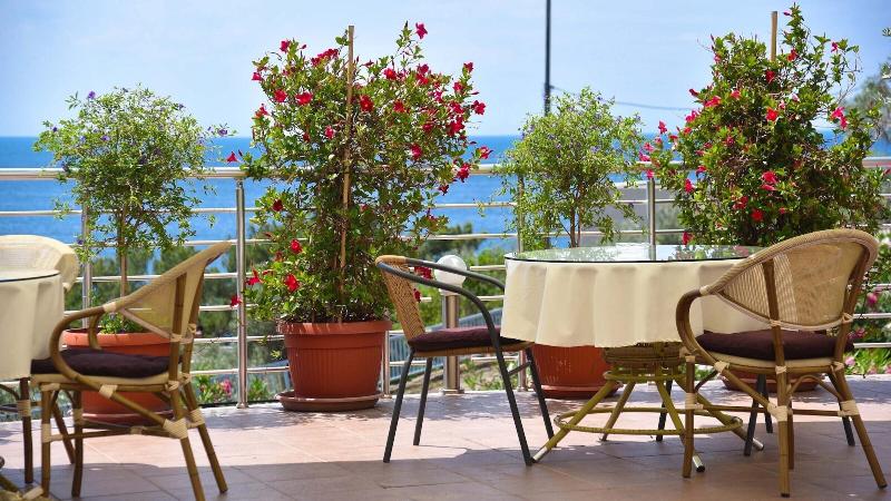Raymond Apartments - Oda