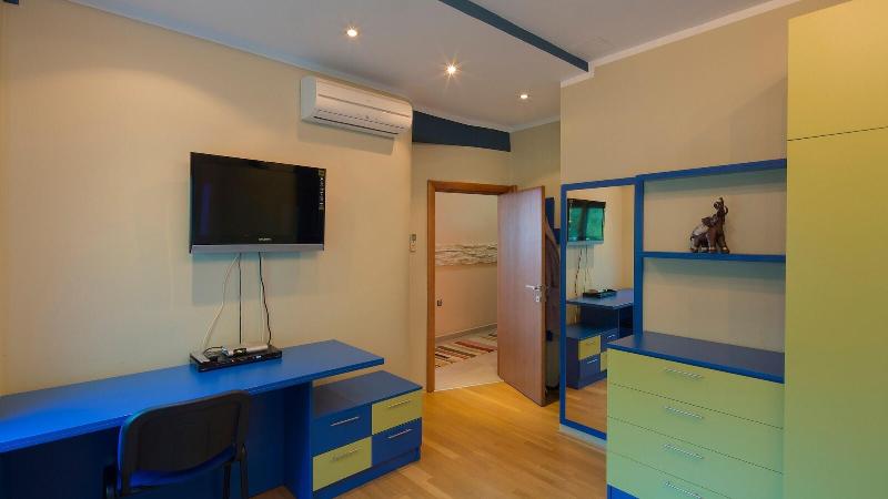 Raymond Apartments - Oda