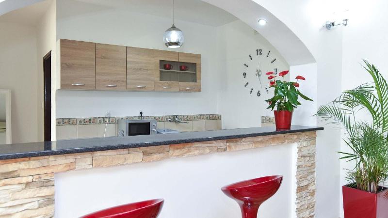Raymond Apartments - Oda