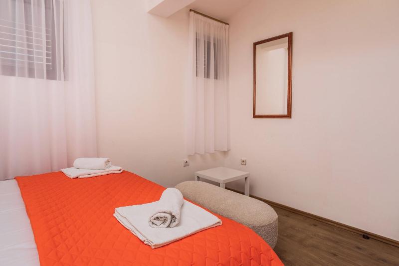 Raymond Apartments - Oda