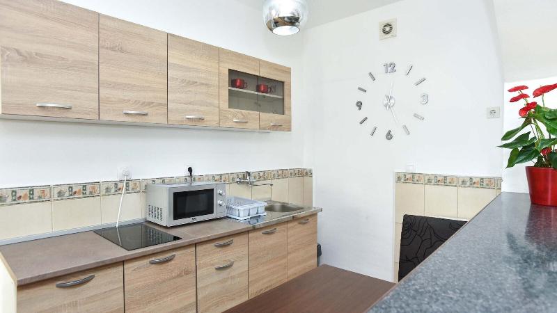 Raymond Apartments - Oda
