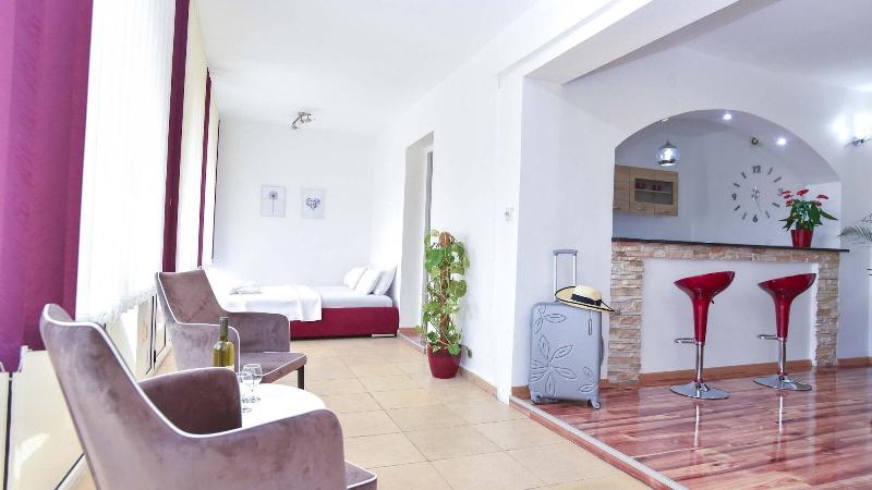 Raymond Apartments - Oda