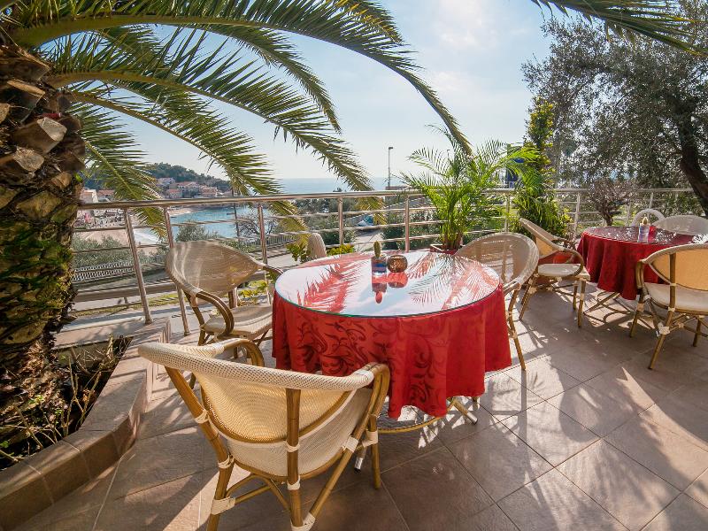 Raymond Apartments - Teras