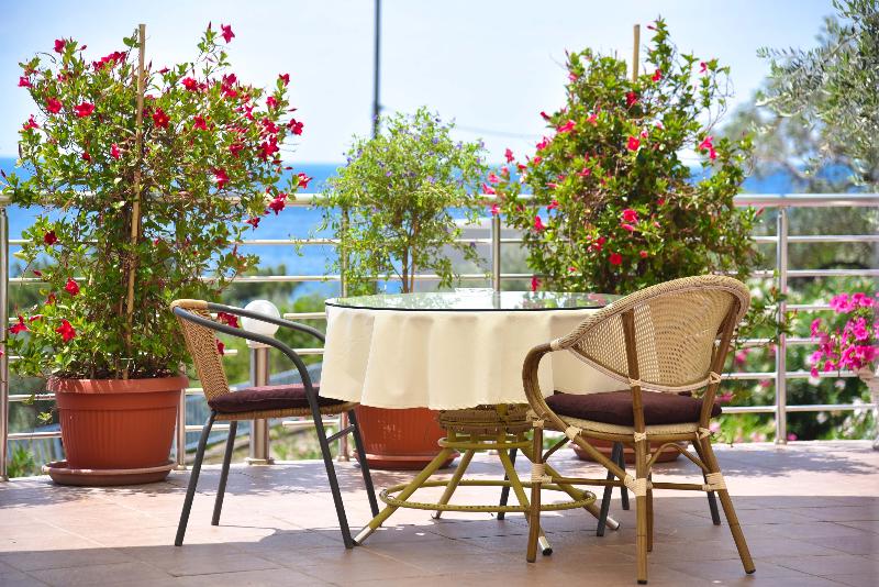 Raymond Apartments - Teras