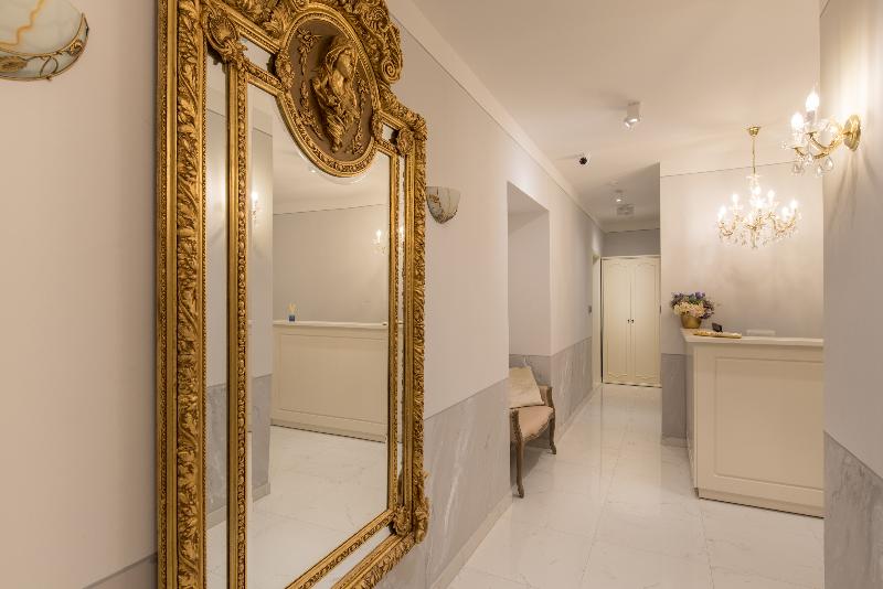 Central Square Heritage Hotel - Lobi