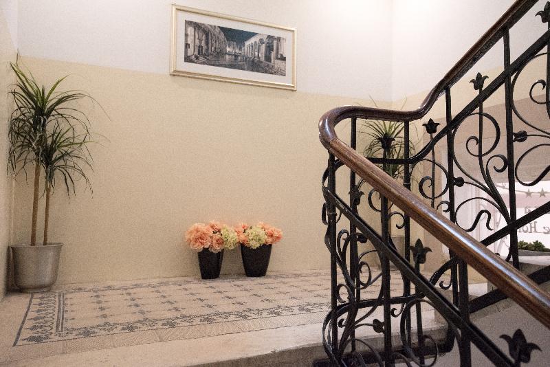Central Square Heritage Hotel - Lobi