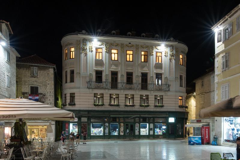 Central Square Heritage Hotel - Genel
