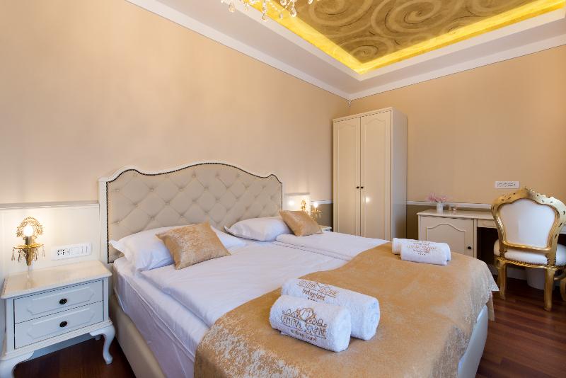 Central Square Heritage Hotel - Oda