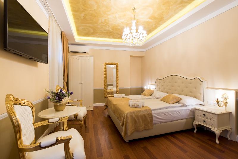 Central Square Heritage Hotel - Oda