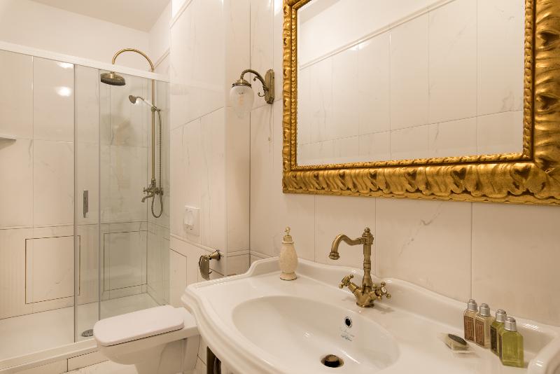 Central Square Heritage Hotel - Oda
