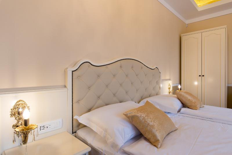 Central Square Heritage Hotel - Oda