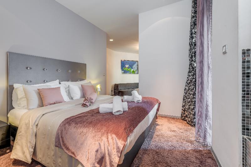 Starlight Luxury Rooms - Oda