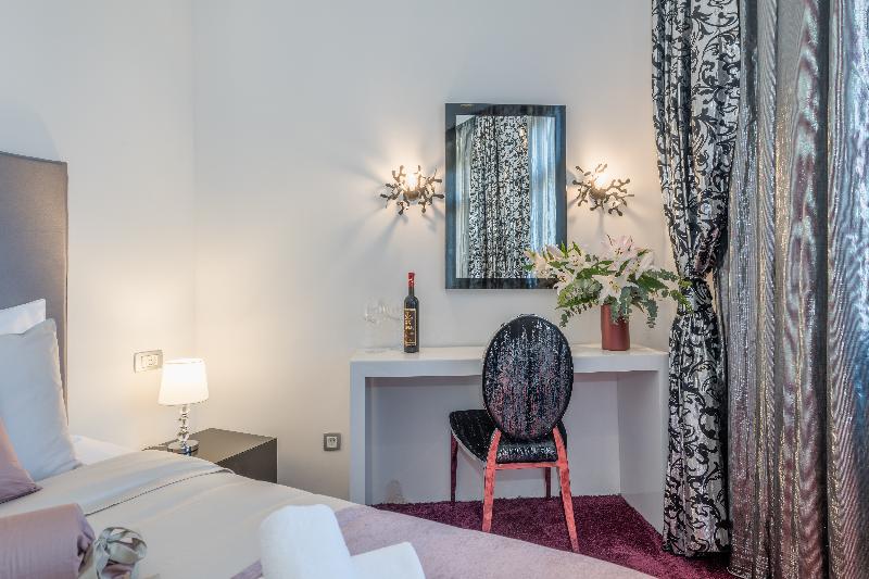 Starlight Luxury Rooms - Oda