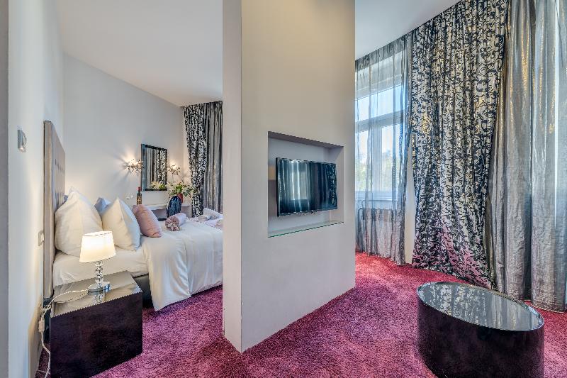 Starlight Luxury Rooms - Oda